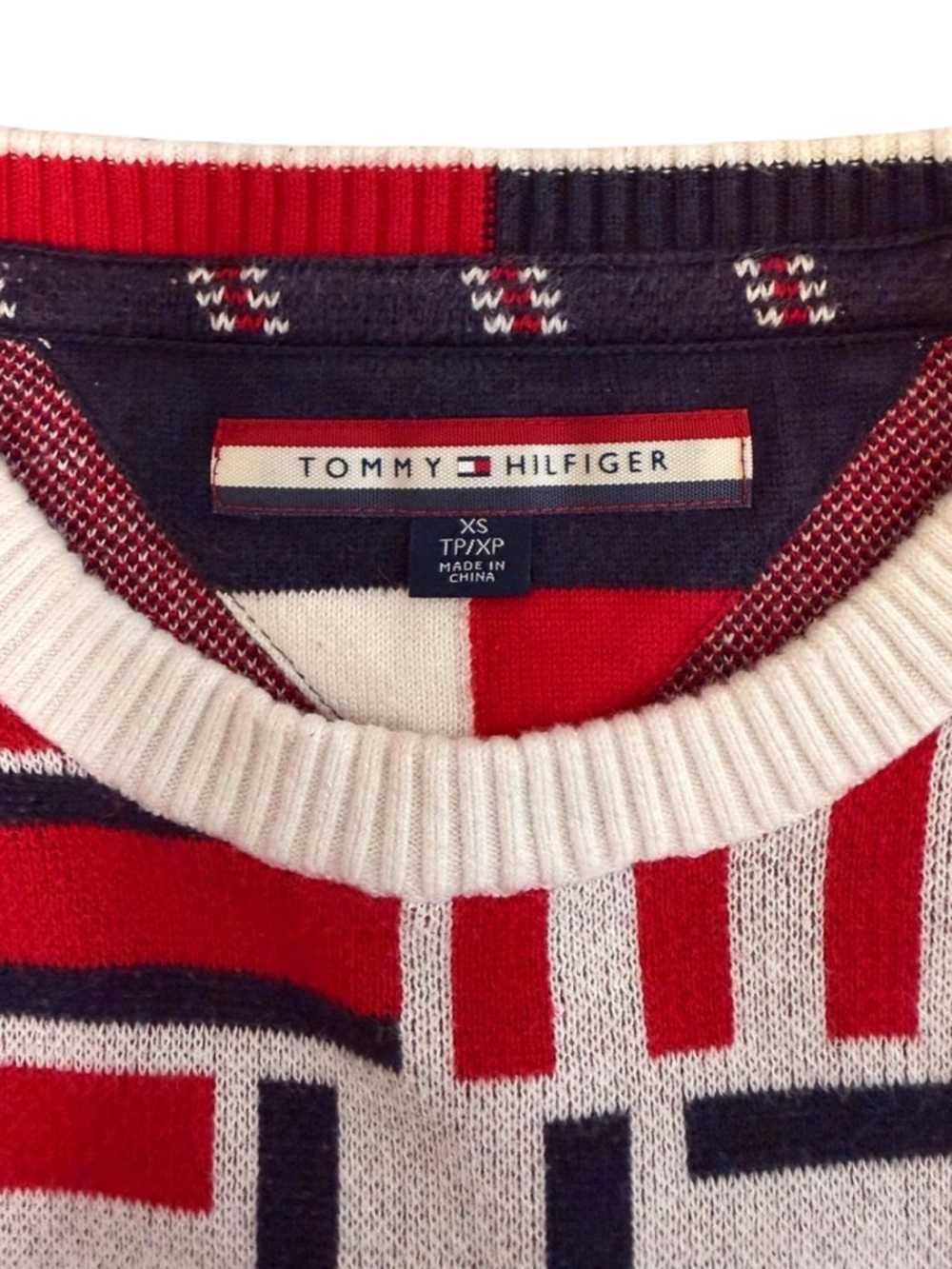 Tommy Hilfiger Flag Print Knit Sweater – Red White Blue Logo Crewneck (XS) - Picture 8 of 8